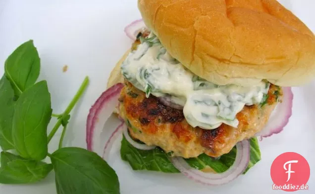 Lachs-Burger mit basilikum-Knoblauch-Mayo