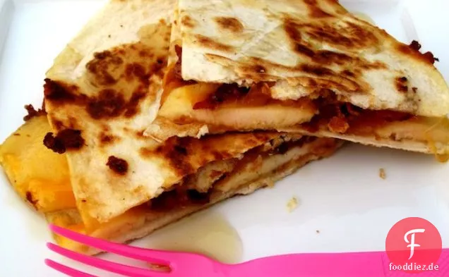 Speck-Apfel-und Cheddar Quesadilla