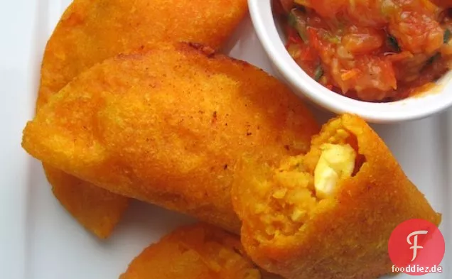 Empanadas de Pipián (Empanadas Gefüllt mit Erdnüssen und Kartoffeln)