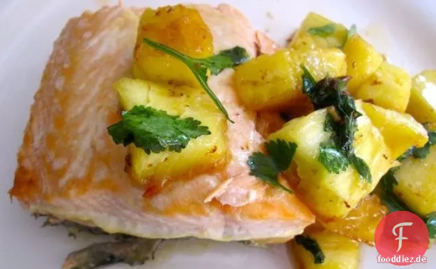 Gebratener Lachs mit Ananas-Salsa