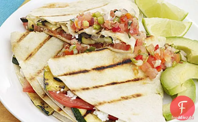 Gegrillte Zucchini, Tomaten und Ziegenkäse-Quesadillas