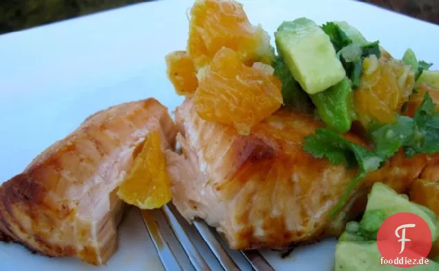Salmon con Salsa de Mandarina y aguacate (Lachs mit Mandarine und Avocado Salsa)
