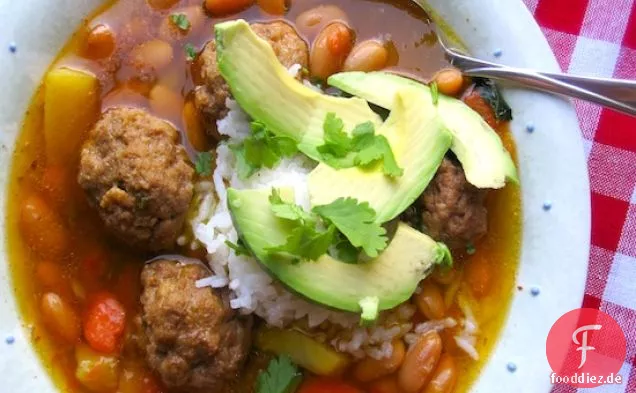 Kanarische Bohnen-Eintopf mit Fleischbällchen ( Frijoles Canarios con Albondigas)