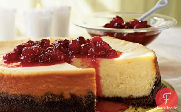 Weißer Schokoladen-Käsekuchen mit Cranberry-Johannisbeer-Kompott