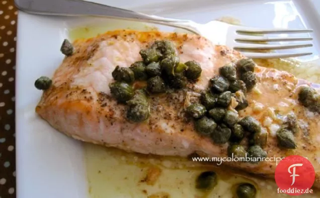 Salmón con Salsa de Alcaparras (Lachs mit Kapern-Sauce)