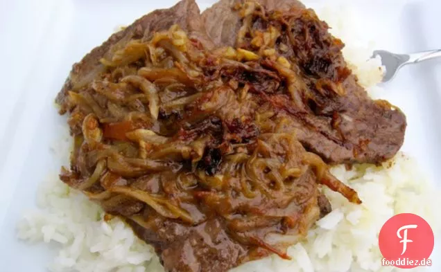 Bistec Encebollado (Kolumbianisch-Steak mit Zwiebelsauce)