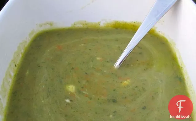 Spinat-, Kartoffel-, Dill- und Karottensuppe
