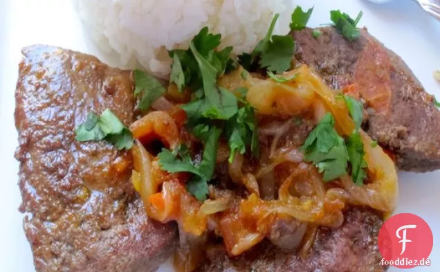 Higado con Salsa Criolla (Leber mit kreolischer Sauce)