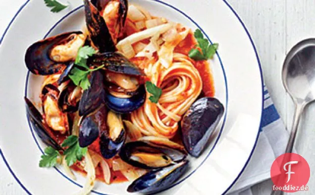 Muscheln Fra Diavolo mit Linguine