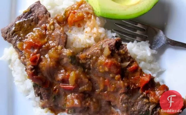 Bistec a la Criolla ( Kreolisches Steak nach kolumbianischer Art)