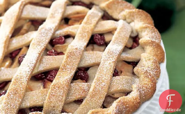Apfel und getrocknete Kirsche Gitterkuchen