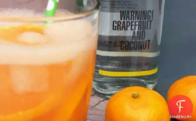 Rubinroter Gin Cocktail mit Clementine