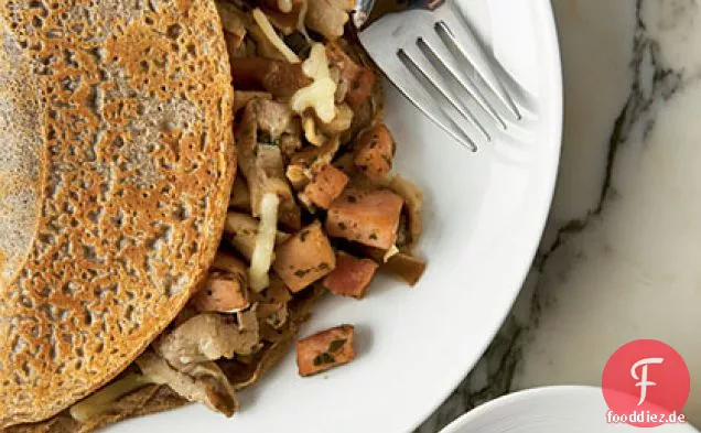 Herzhafte Buchweizencrepes mit Schinken und Mornay-Sauce
