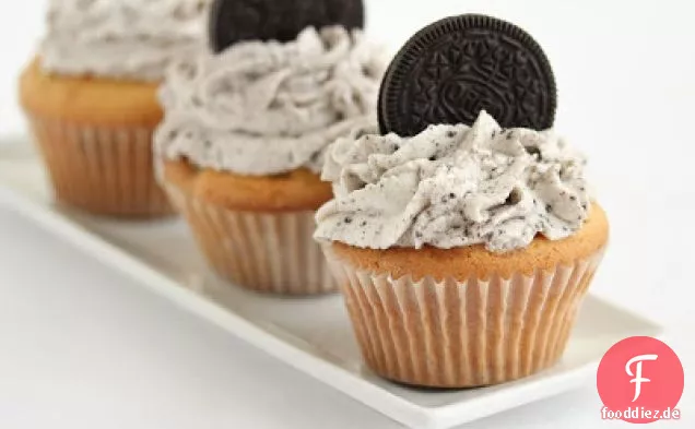 Kekse und Sahne-Cupcakes mit Oreo-Zuckerguss