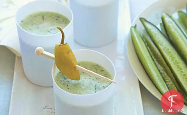 Gurken-Joghurt-Suppe mit Pepperoncini