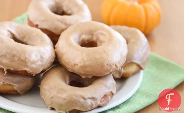 Kürbisgewürz glasierte Donuts