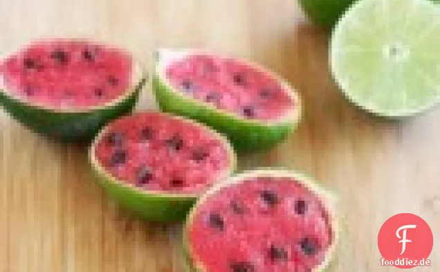 Wassermelonensorbet in Kalkschalen