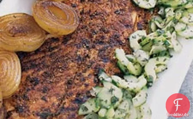 Würzige Gurkensalsa