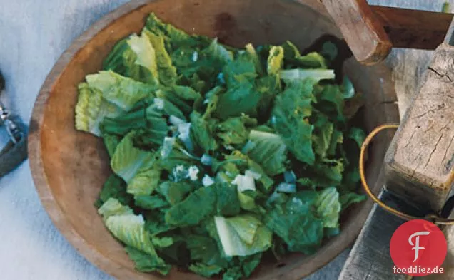 Romana Salat mit Sardellen-Dressing und Parmesan