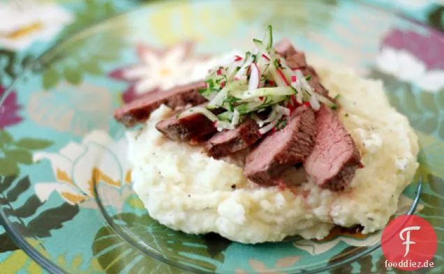 Steak mit Gurke und Rettich Salsa