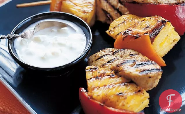 Curry Putenspieße mit Gurke Raita