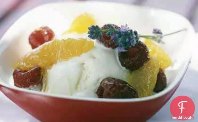 Orangen und Himbeeren mit Lavendelhonig und Joghurt
