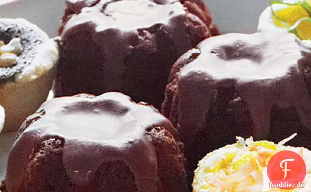 Mini-Bourbon-und-Cola-Bundt-Kuchen