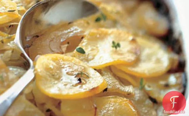 Apfel-, Kartoffel- und Zwiebelgratin