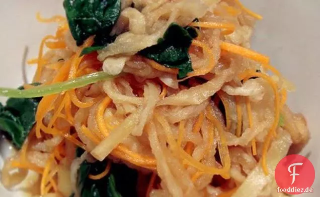 Gurke & Daikon Rettich Salat mit Hijiki