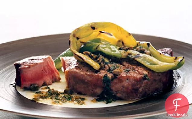 Gegrillter Thunfisch und Paprika mit Kapernvinaigrette