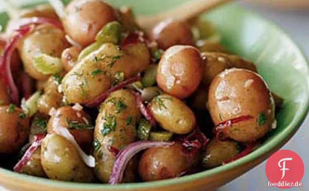 Fingerling-Kartoffelsalat mit Cornichon-Vinaigrette