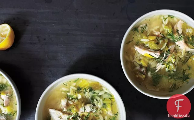 Zitronige Hühnchen-Orzo-Suppe