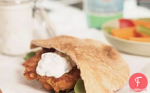 Falafel Pitas mit Gurken-Joghurt-Dressing