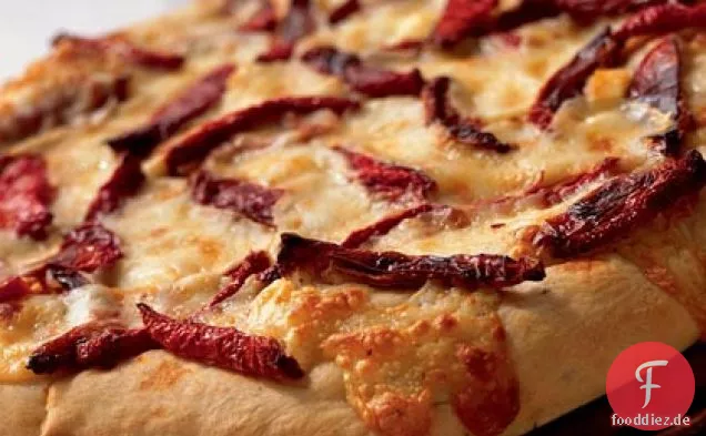 Fladenbrot mit ofengetrockneten Tomaten, Rosmarin und Fontina