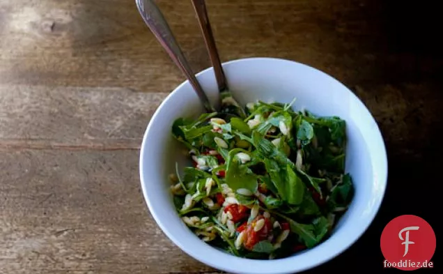 Risoni Salat W / Baby Rucola & geröstete Kirschtomaten