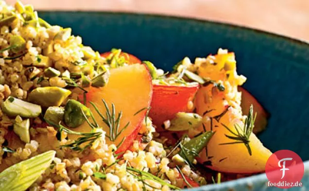 Cracked Wheat Salat mit Nektarinen, Petersilie und Pistazien