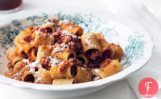 Rigatoni mit würzigem Schweineragù nach Calabrese-Art