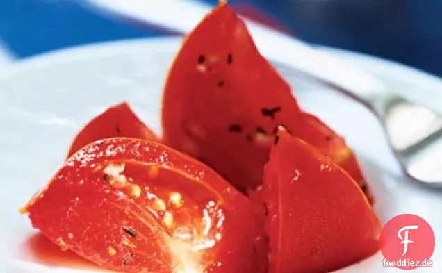 Marinierte Tomaten mit Zitrone und Sommer Bohnenkraut
