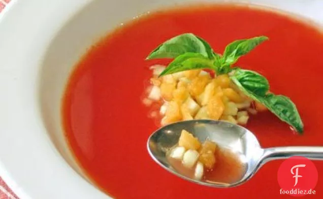 Kalte Tomatensuppe mit Gurke und Melone