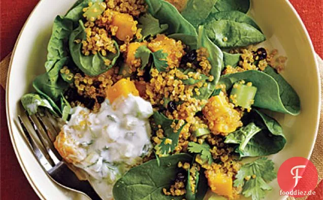 Curry-Quinoa-Salat mit Gurken-Minze-Raita