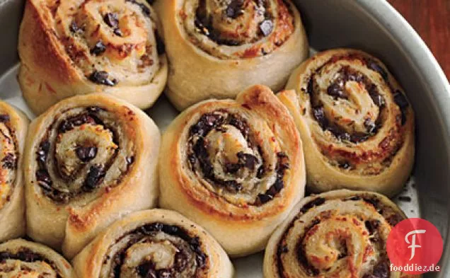 Einfache Asiago-Oliven-Brötchen