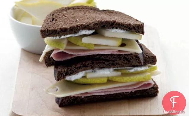 Schinken, geschnittene Birne & Schweizer Sandwich