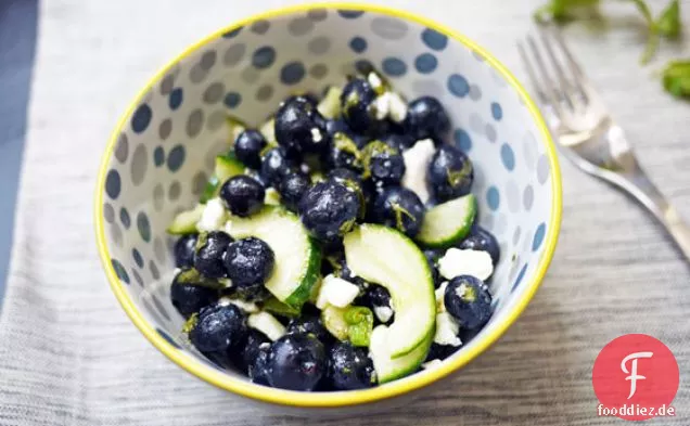 Blaubeer-Gurken-Salat
