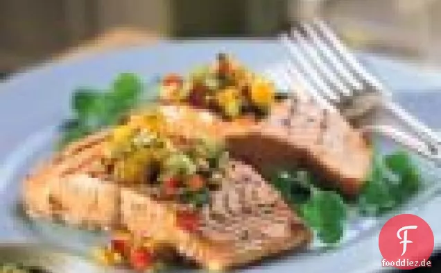 Gegrillte Lachsfilets Mit Mango-Gurken-Salsa