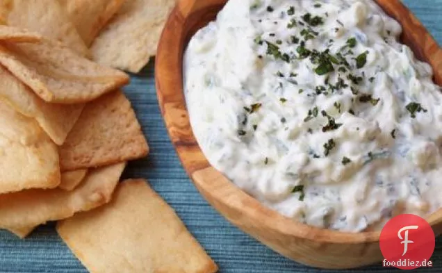 Tzatziki (fettarmer Joghurt & Gurkendip)