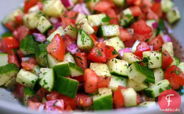 Israelischer Salat + Pita-Chips