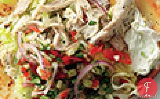 Hühnchen-Gyros mit Gurkensalsa und Tsatsiki