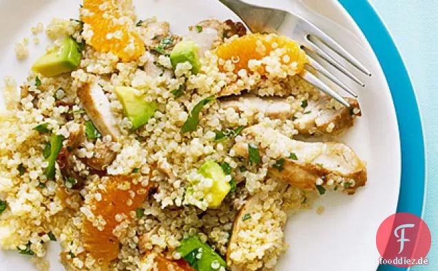 Quinoa Salat mit Huhn, Avocado und Orangen