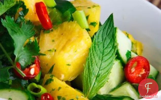 Thailändischer Gurken-Ananas-Salat