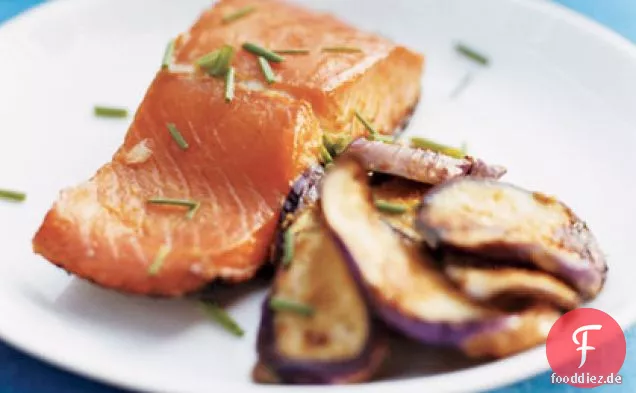 Gegrillter Miso-Lachs und Auberginen
